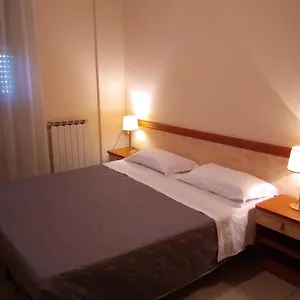 Rose&crown 3*, Correggio Italien